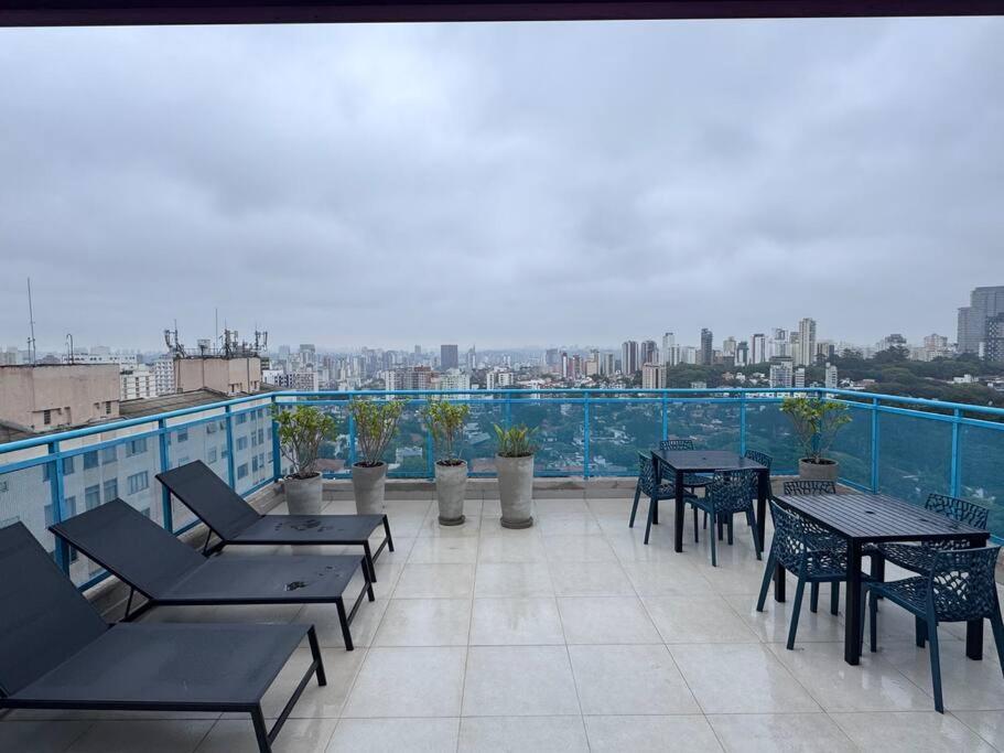 Pinheiros - 66 *